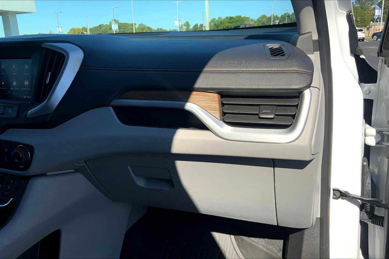 Used 2020 GMC Terrain SLE w/ Driver Convenience Package image 20