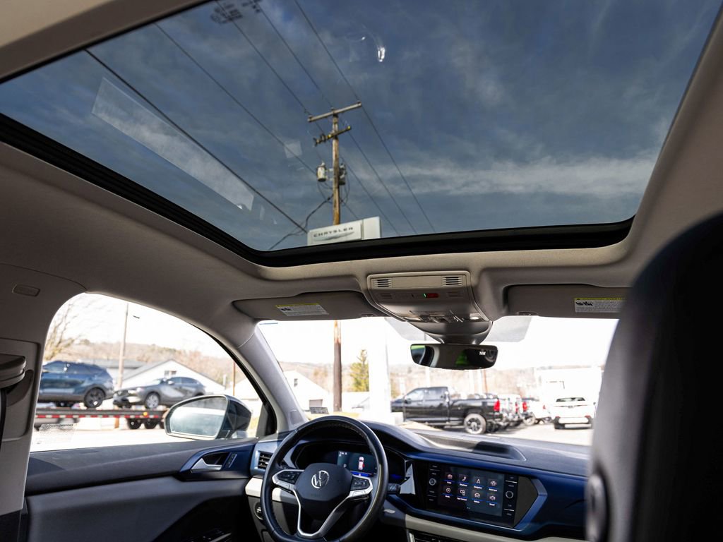 Used 2023 Volkswagen Taos SE w/ Panoramic Sunroof Package AWD/4WD image 31