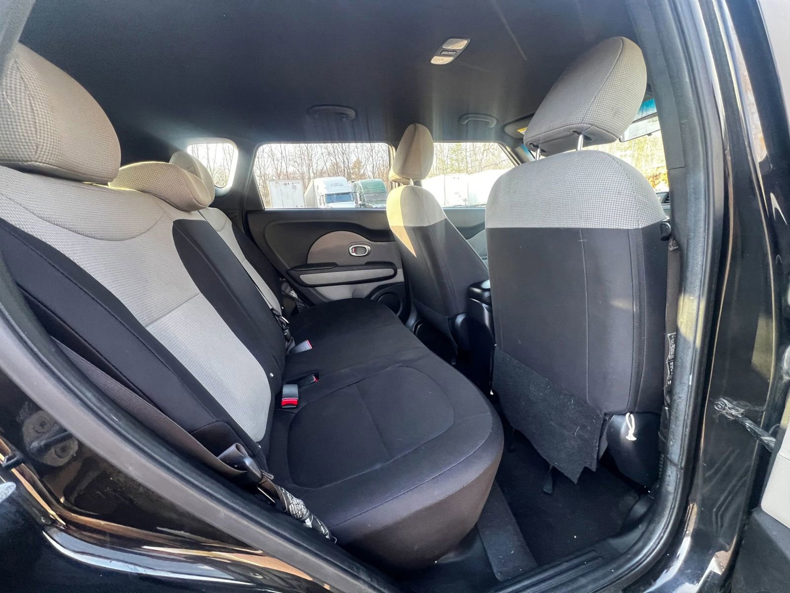 Used 2015 Kia Soul FWD image 11