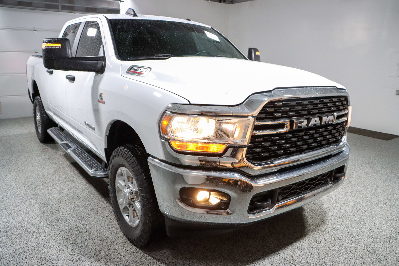 Used 2024 RAM 2500 Big Horn w/ Off Road Package AWD/4WD image 5