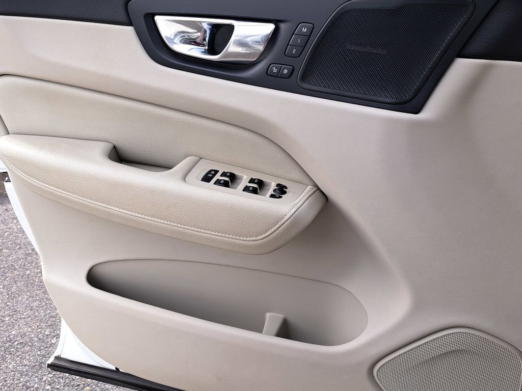 Used 2020 Volvo XC60 T5 Inscription w/ Protection Package image 20