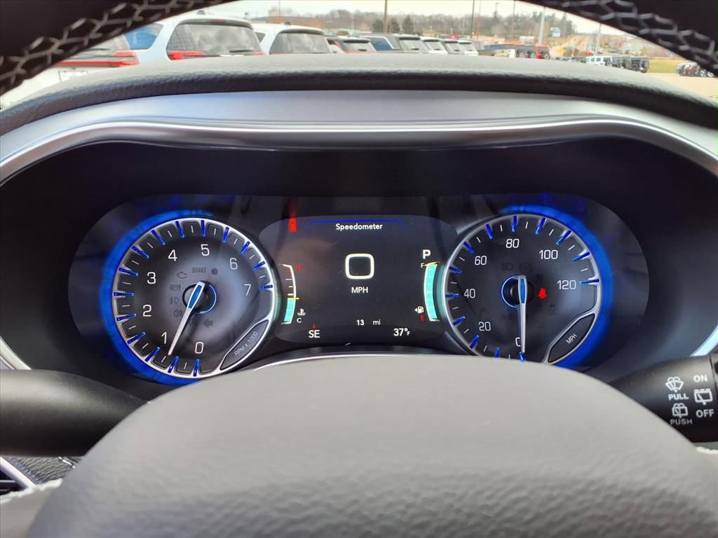 New 2026 Chrysler Pacifica Limited w/ Trailer Tow Group AWD/4WD image 30