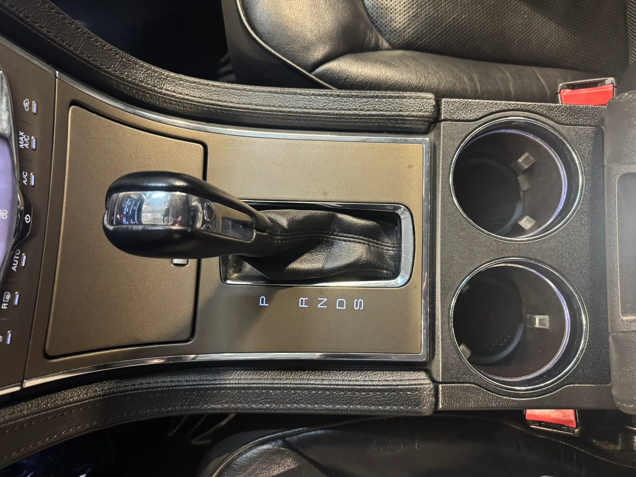 Used 2013 Lincoln MKX AWD image 16