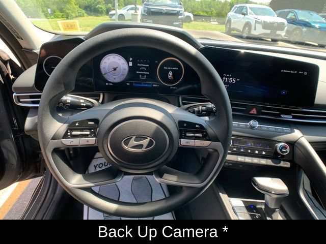 Used 2024 Hyundai Elantra SEL FWD image 15