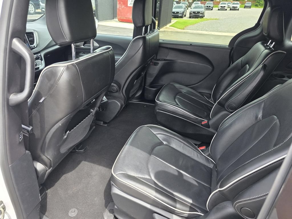 Used 2021 Chrysler Pacifica Limited w/ S Appearance Package FWD image 24