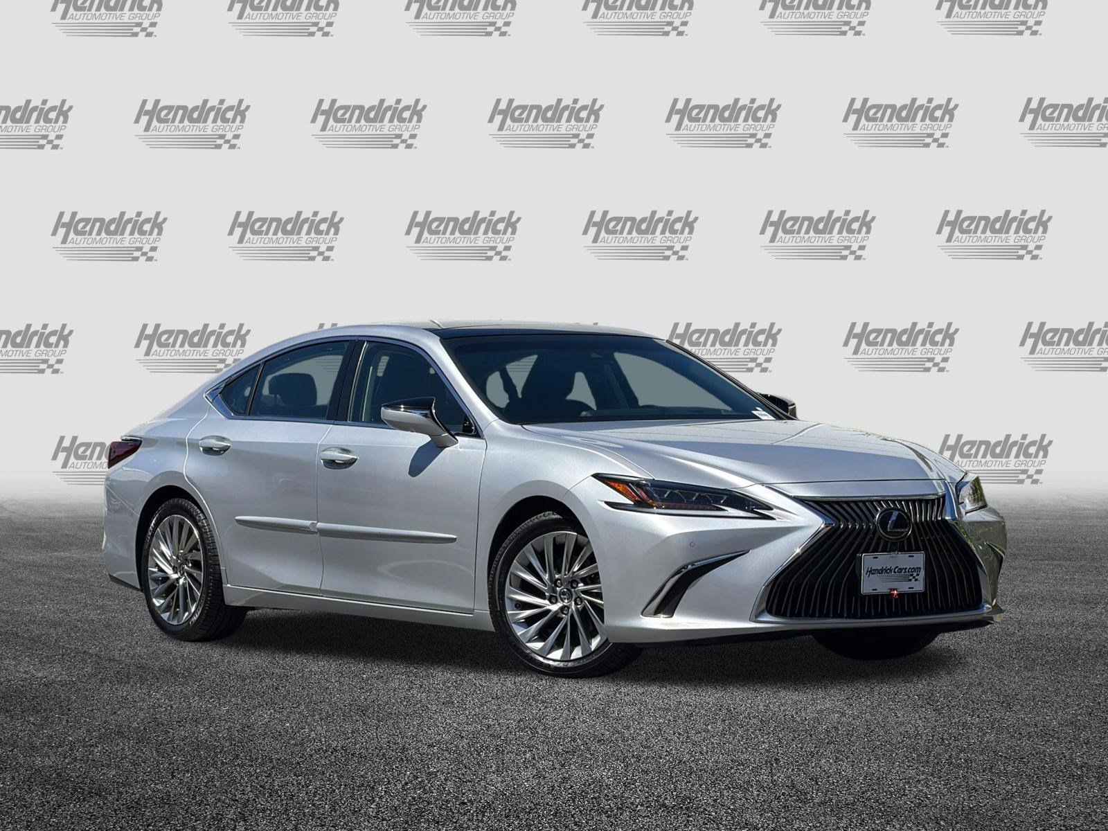 Used 2019 Lexus ES 350 Ultra Luxury w/ Accessory Package 2 FWD image 2