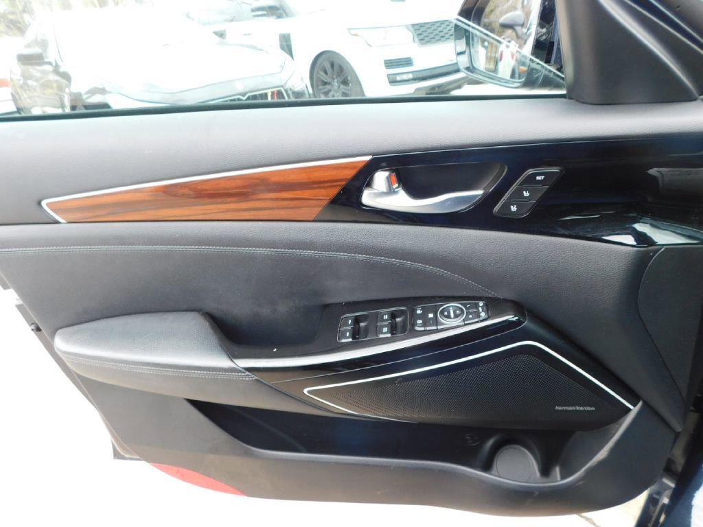 Used 2017 Kia Cadenza Technology FWD image 29