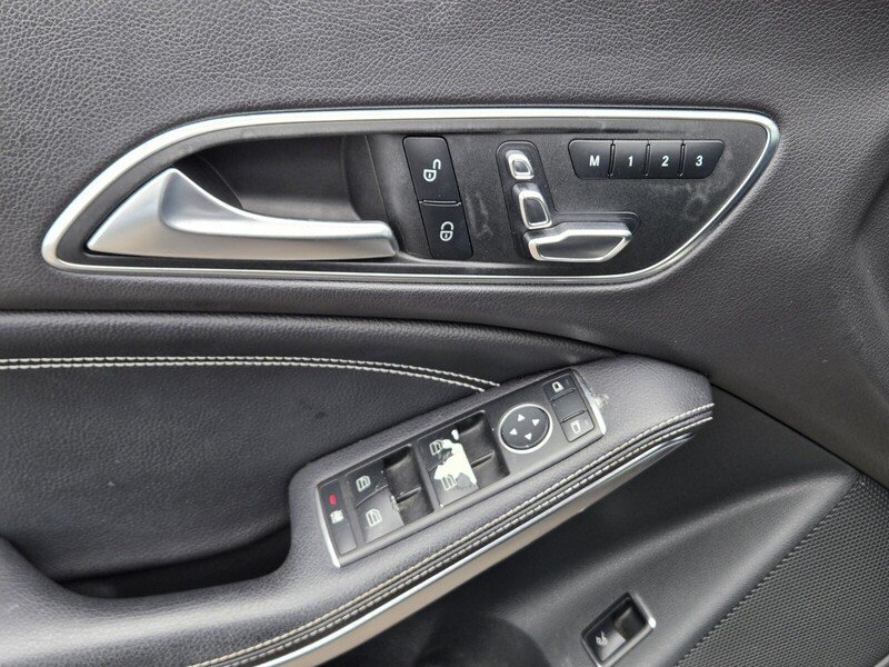 Used 2018 Mercedes-Benz CLA 250 image 17