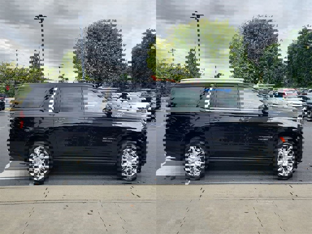 Certified 2021 Chevrolet Suburban High Country w/ Premium Package image 10