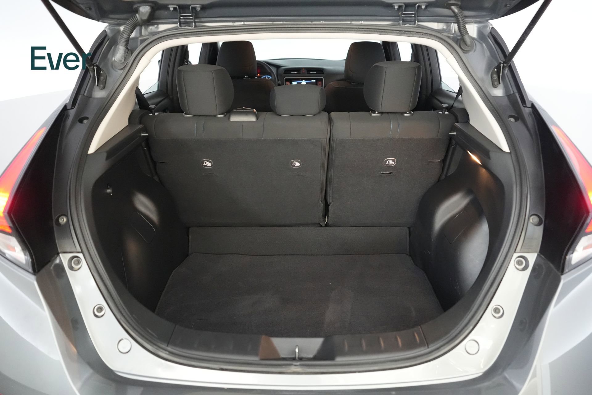 Used 2025 Nissan Leaf S FWD image 8