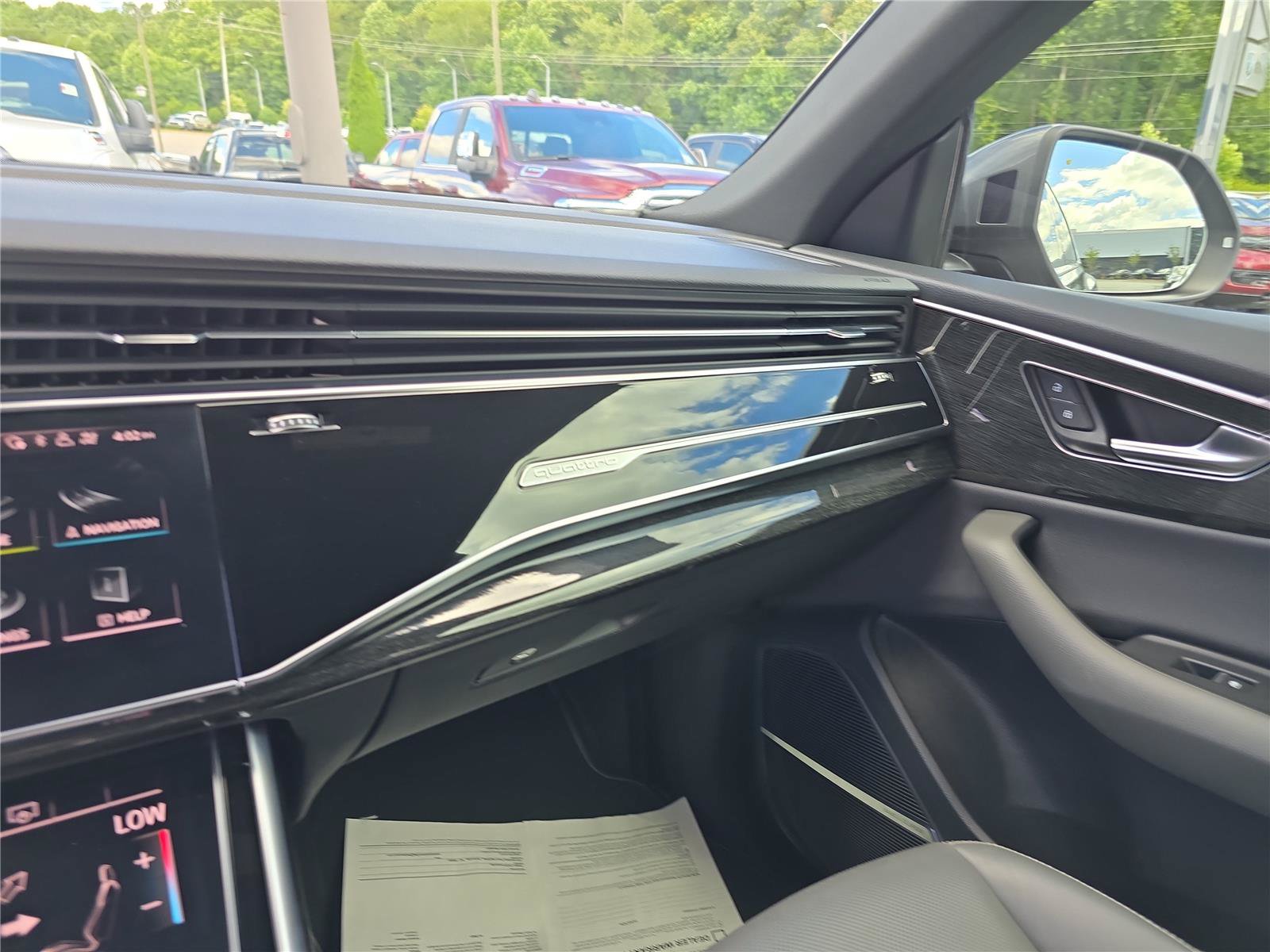 Used 2019 Audi Q8 Premium Plus AWD/4WD image 24