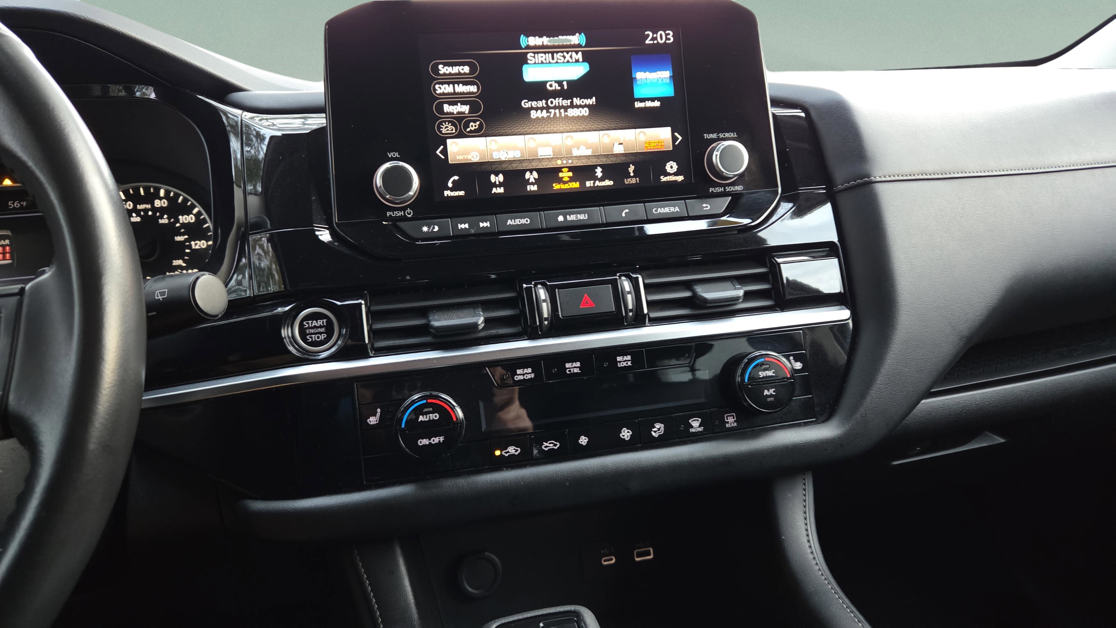 Used 2024 Nissan Pathfinder SV image 23