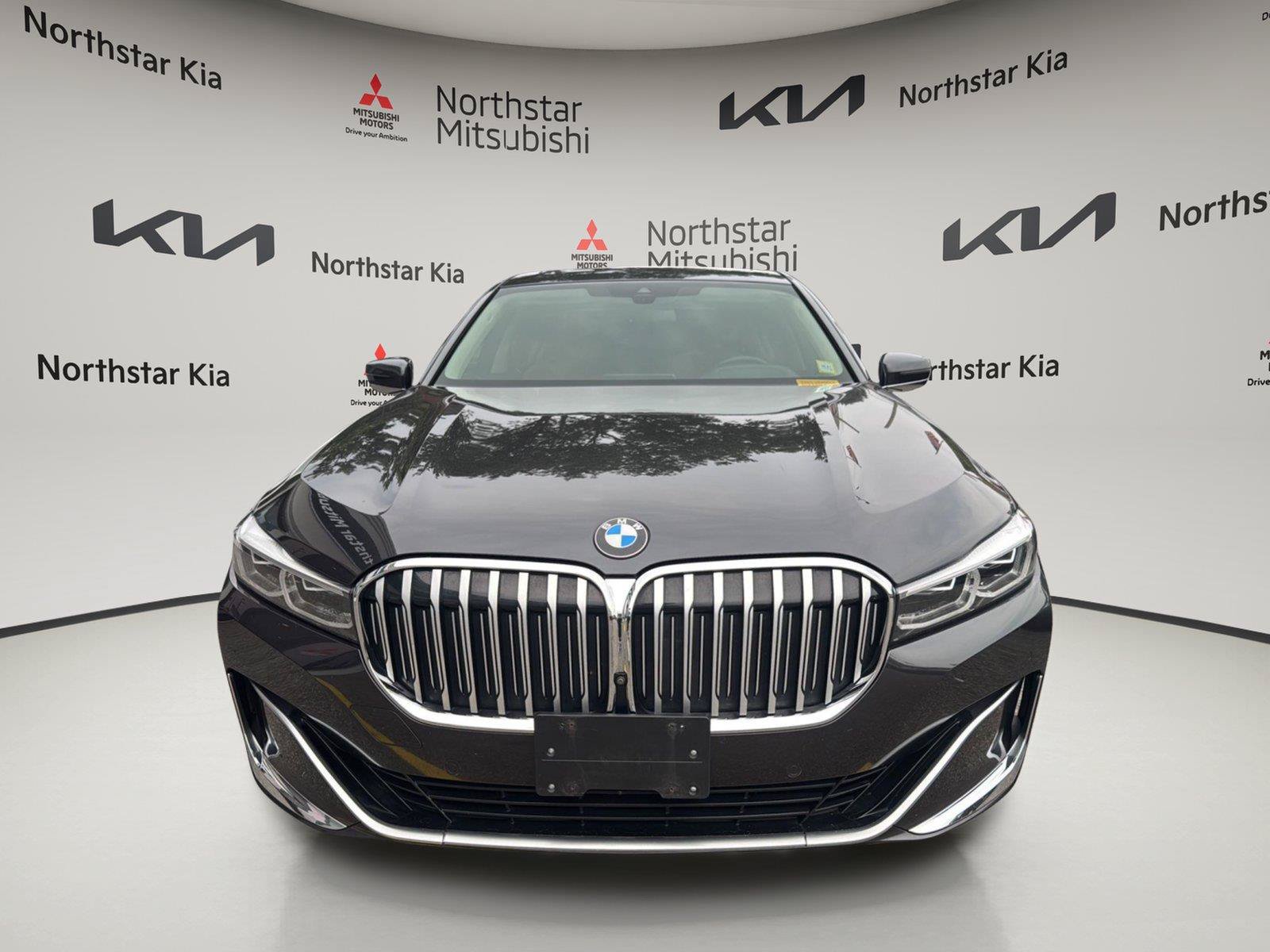 Used 2021 BMW 745e xDrive w/ Luxury Rear Seating Package AWD/4WD image 8