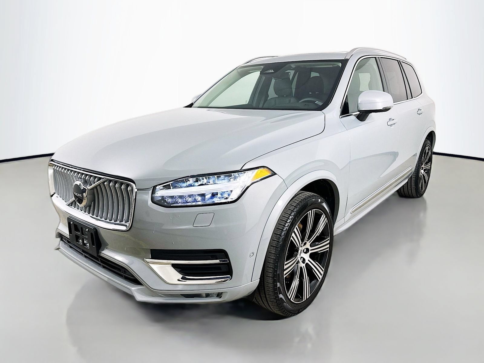 Used 2025 Volvo XC90 B6 Plus w/ Protection Package Premier AWD/4WD image 1