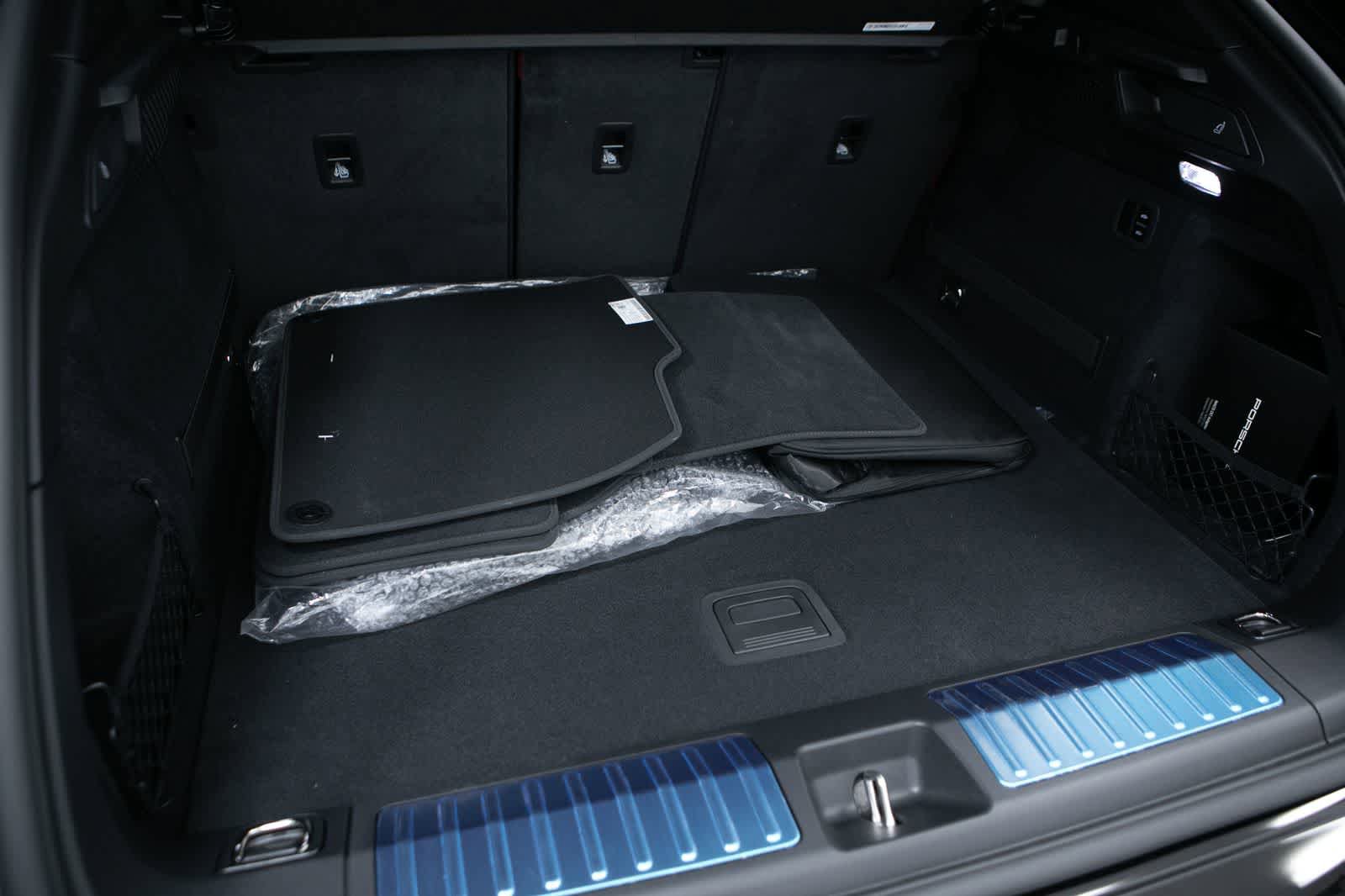 New 2026 Porsche Macan Electric RWD image 37