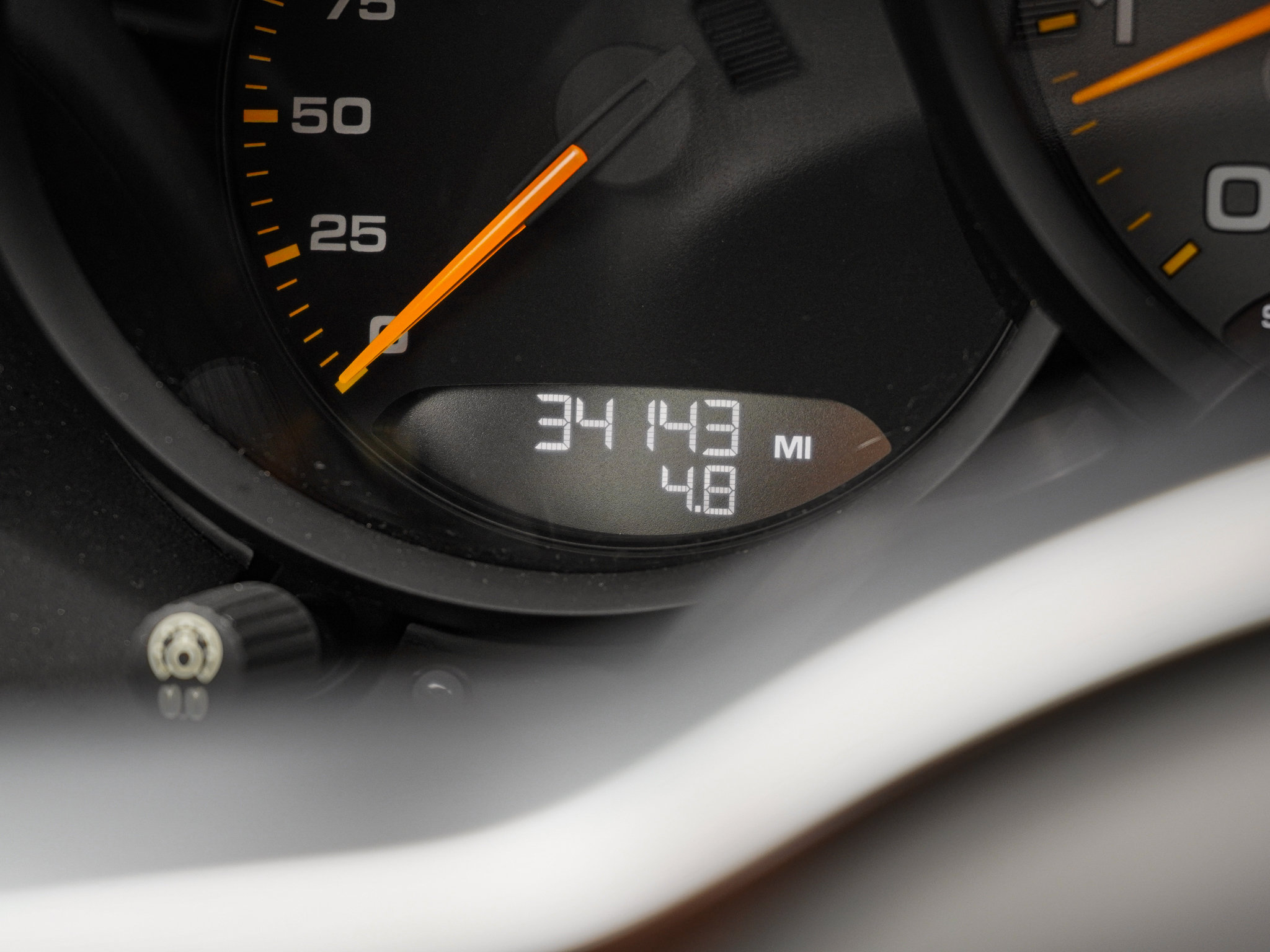 Used 2016 Porsche Cayman GT4 RWD image 25