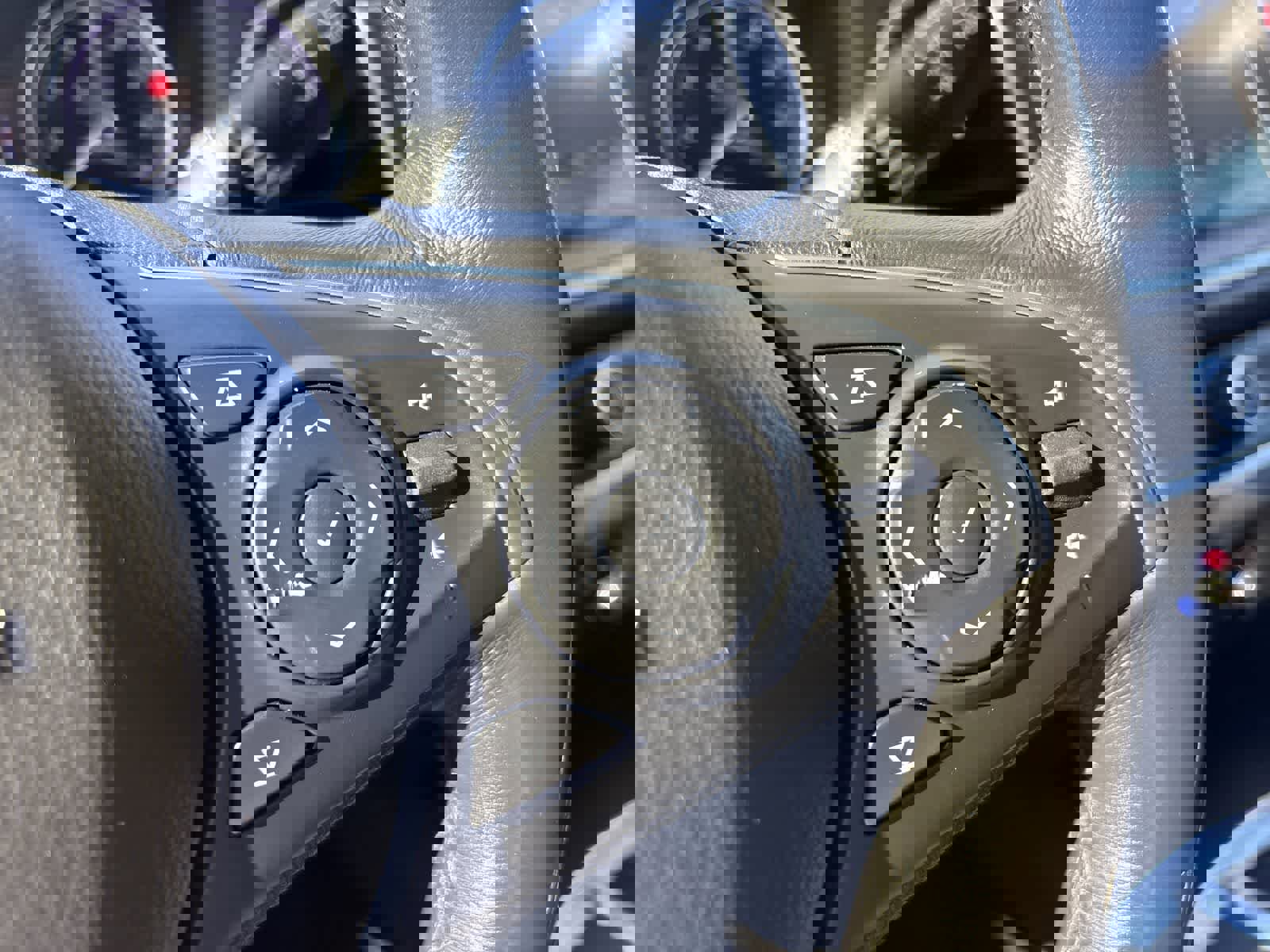 Used 2019 Buick Enclave Essence image 30