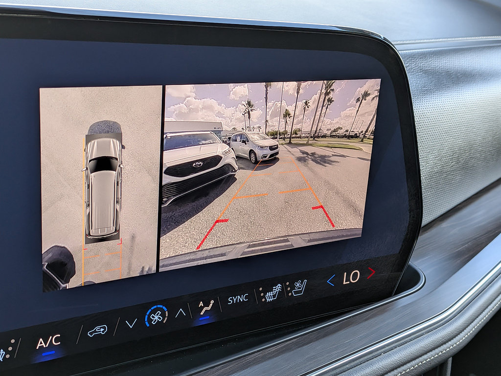 Certified 2025 Chevrolet Suburban Premier AWD/4WD image 19