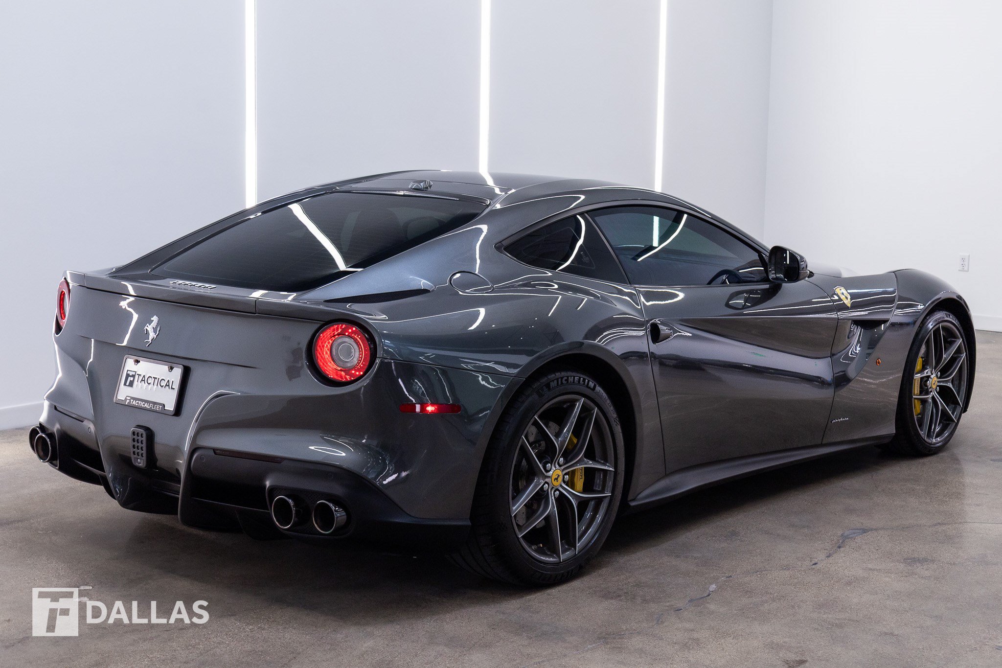 Used 2015 Ferrari F12 Berlinetta RWD image 20