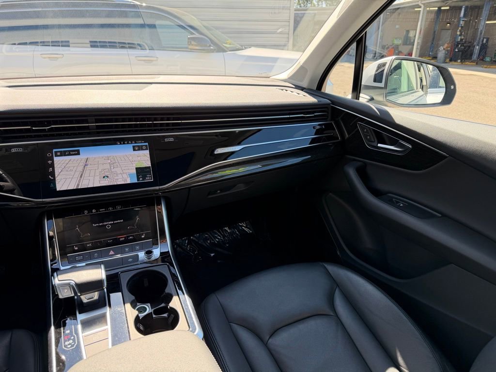 Used 2022 Audi Q7 Premium Plus w/ Premium Plus Package image 39