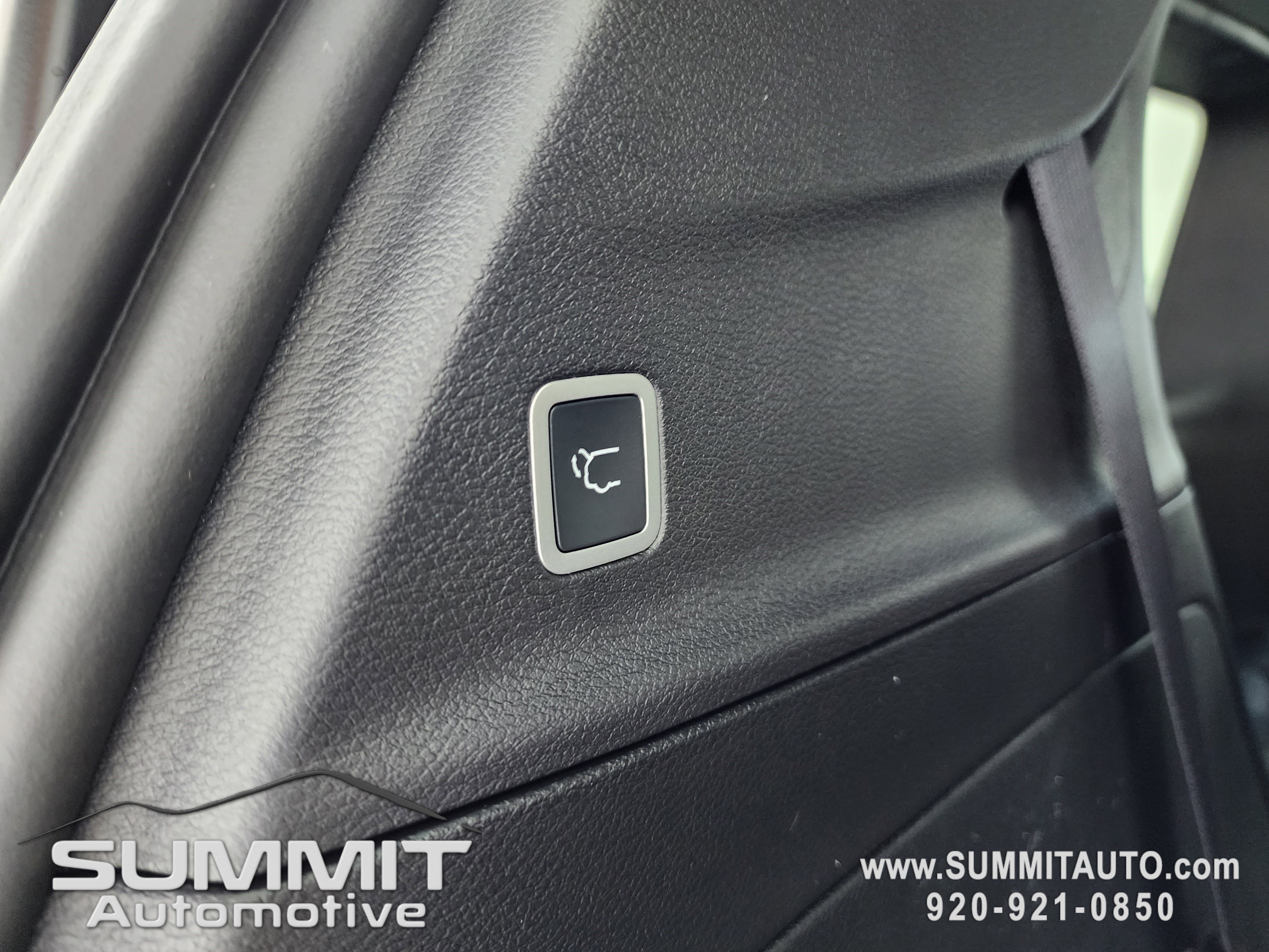 New 2026 Chrysler Voyager LX image 28