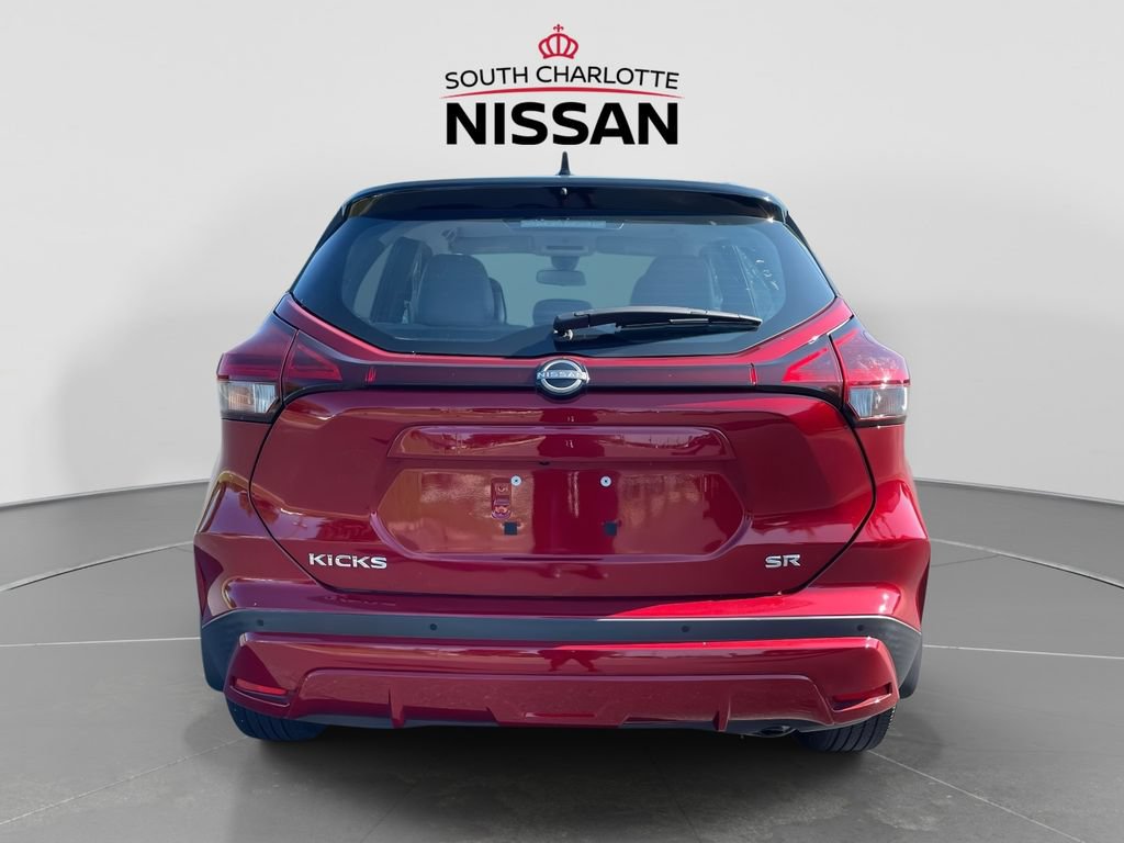 Used 2023 Nissan Kicks SR w/ SR Premium Package FWD image 5