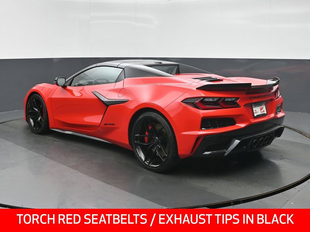 Used 2025 Chevrolet Corvette Z06 RWD image 5