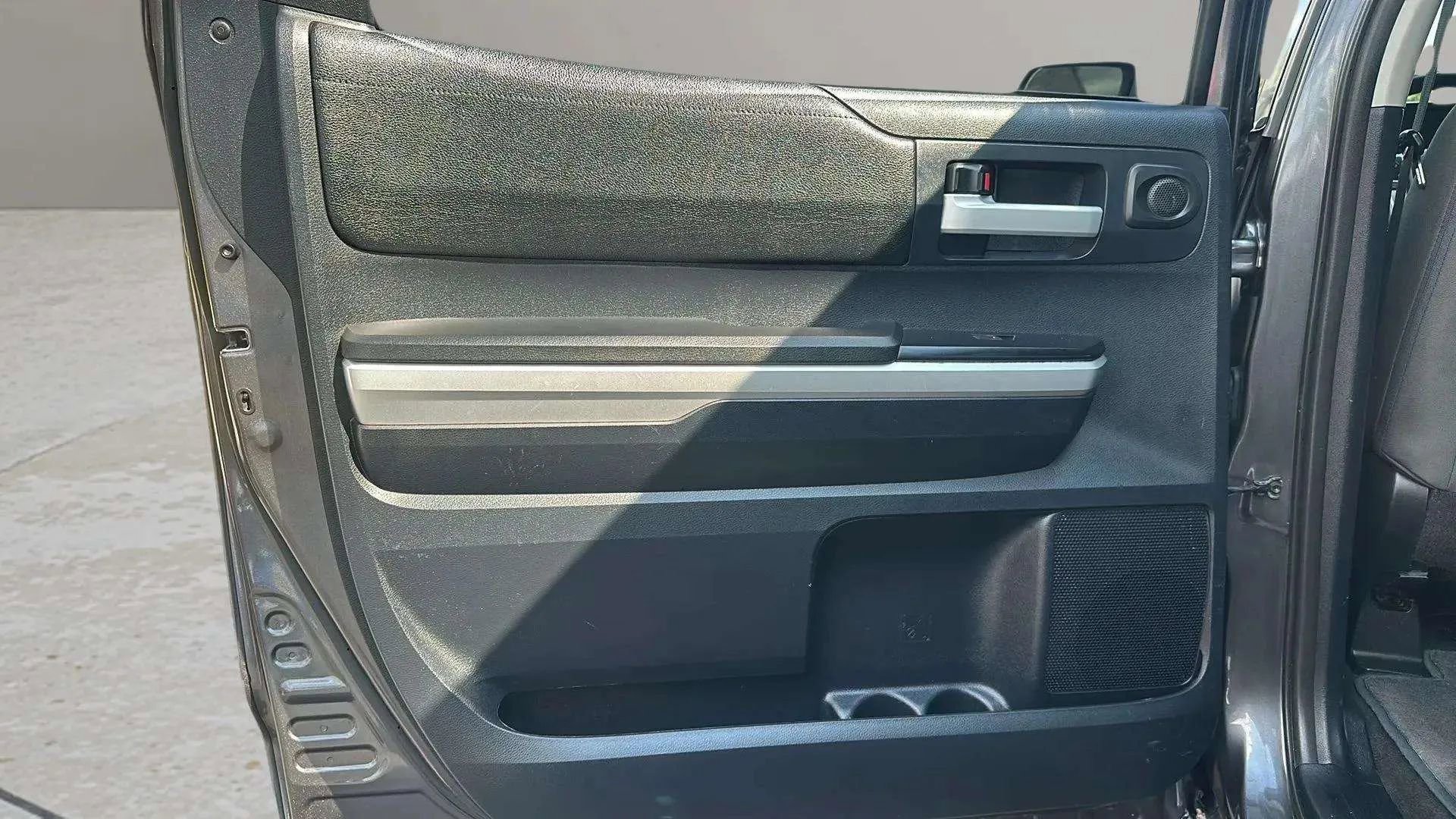 Used 2015 Toyota Tundra SR5 image 16