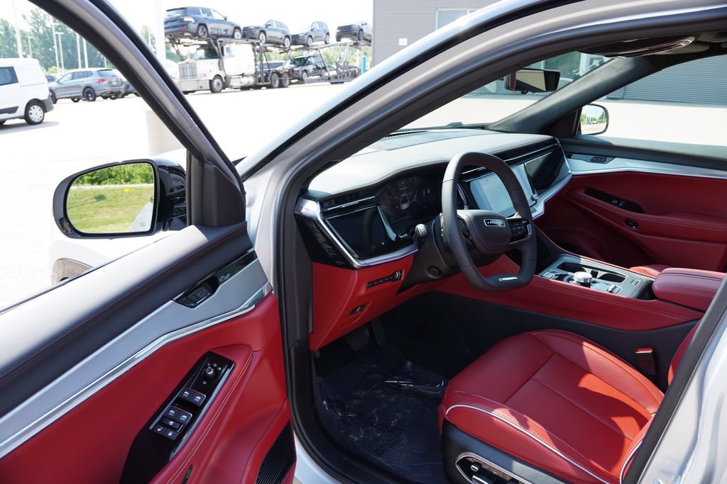 Used 2025 Jeep Wagoneer S Launch Edition w/ Trailer Tow Group AWD/4WD image 14