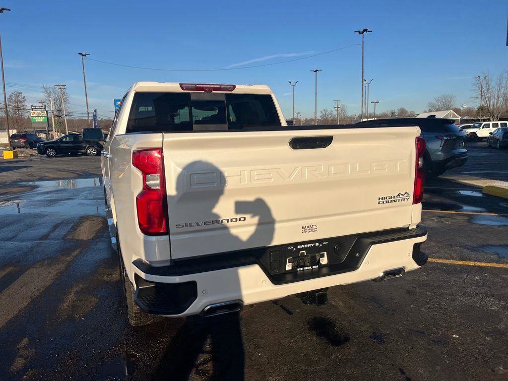 Used 2024 Chevrolet Silverado 1500 High Country w/ Technology Package image 4