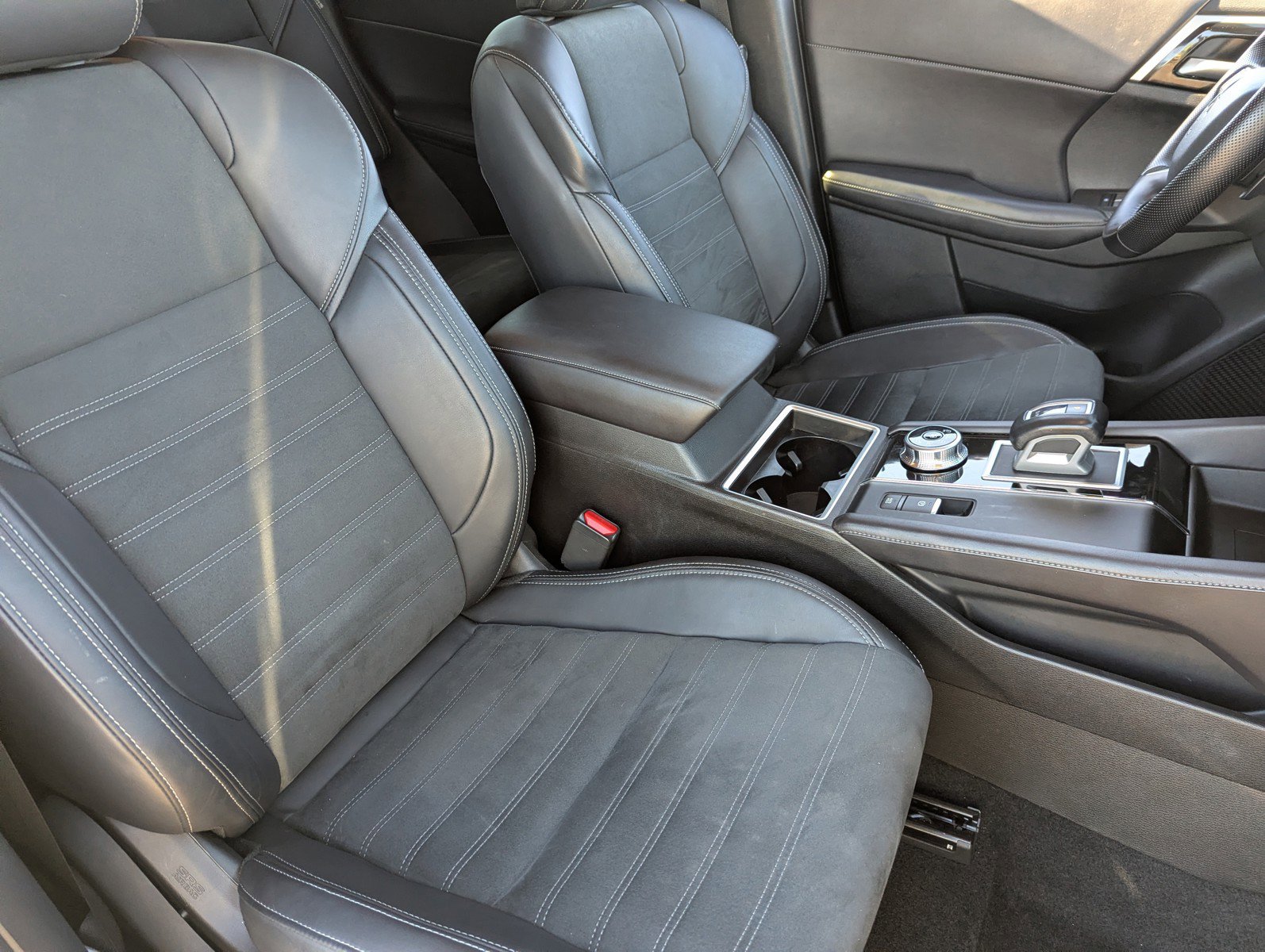 Used 2024 Mitsubishi Outlander SE image 11