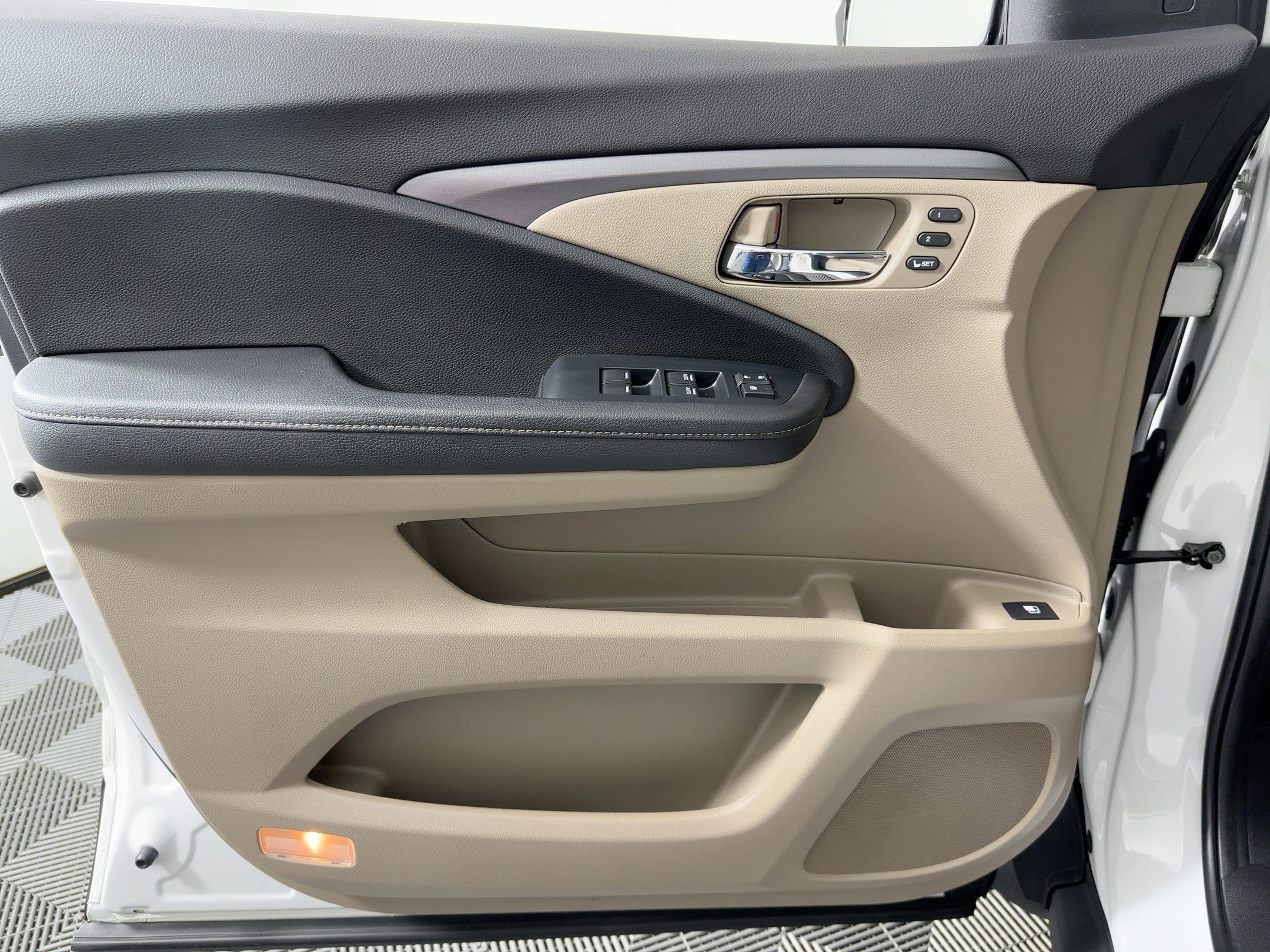 Used 2023 Honda Ridgeline RTL-E image 9