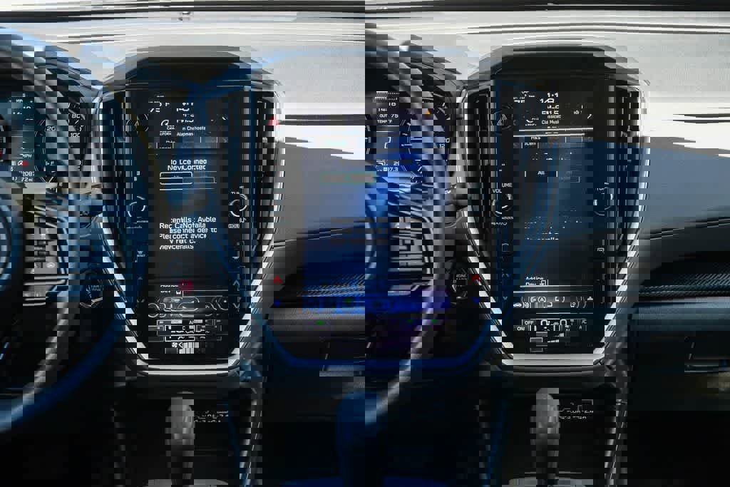 Used 2024 Subaru Crosstrek 2.0i Premium image 13