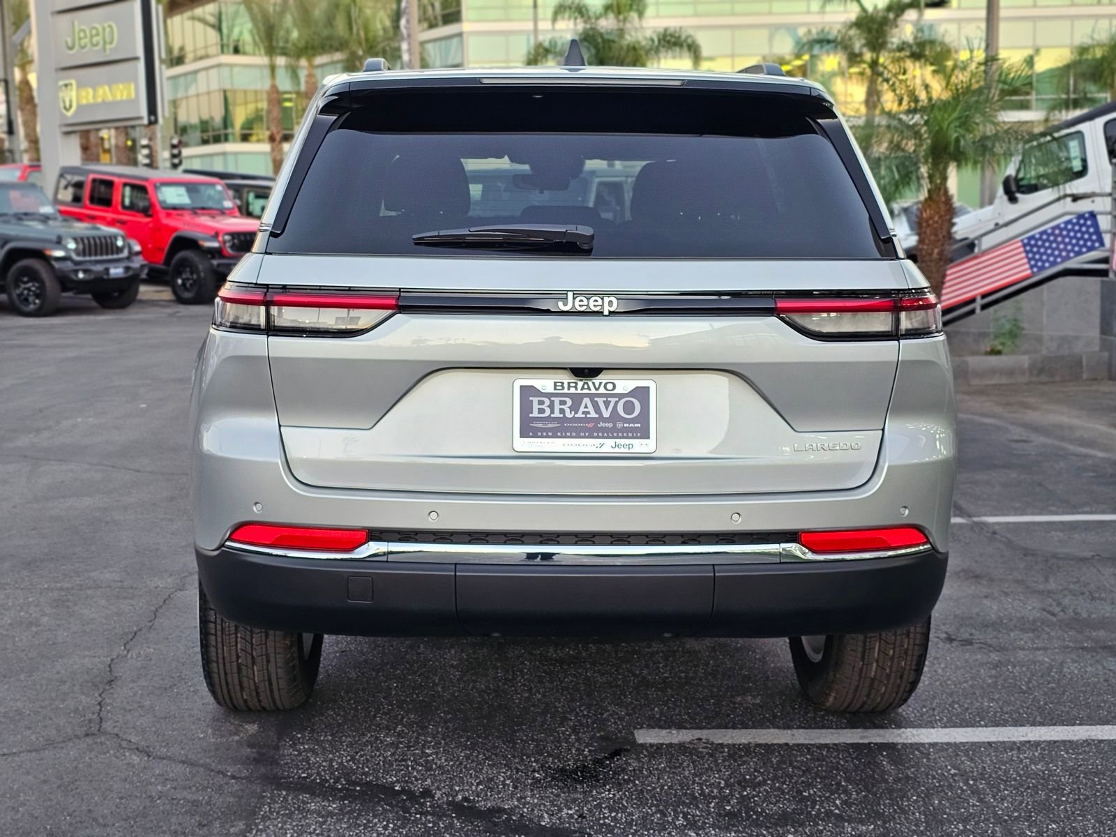 New 2026 Jeep Grand Cherokee Laredo RWD image 6