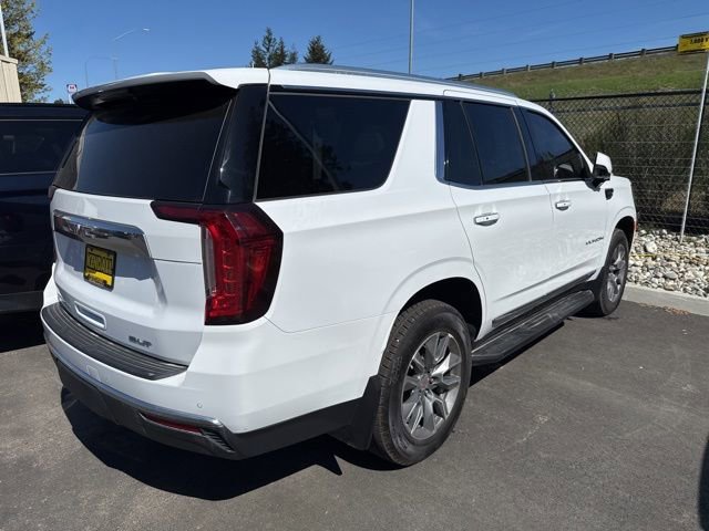 Used 2023 GMC Yukon SLT w/ SLT Luxury Package image 3