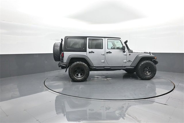 Used 2017 Jeep Wrangler Unlimited Rubicon w/ Connectivity Group image 8
