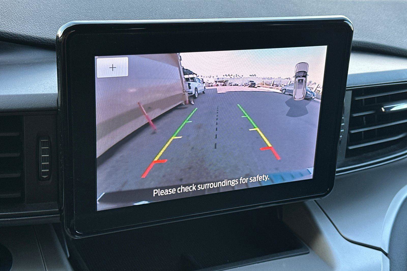 Used 2023 Ford Explorer XLT image 22