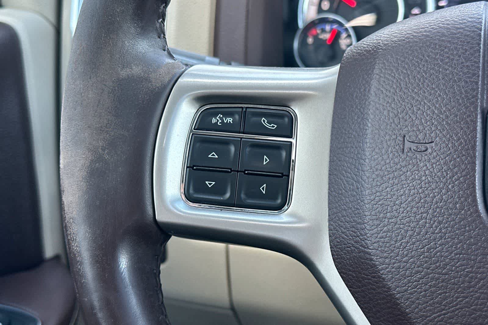 Used 2015 RAM 1500 Laramie w/ Convenience Group AWD/4WD image 26