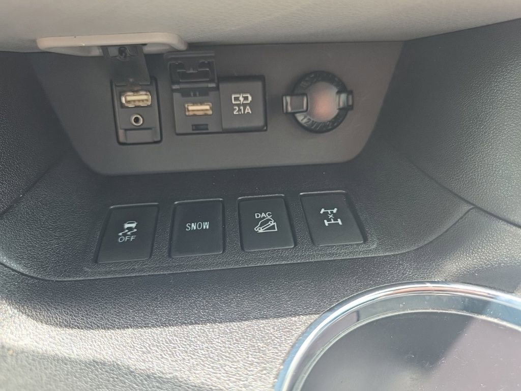 Used 2019 Toyota Highlander XLE image 30