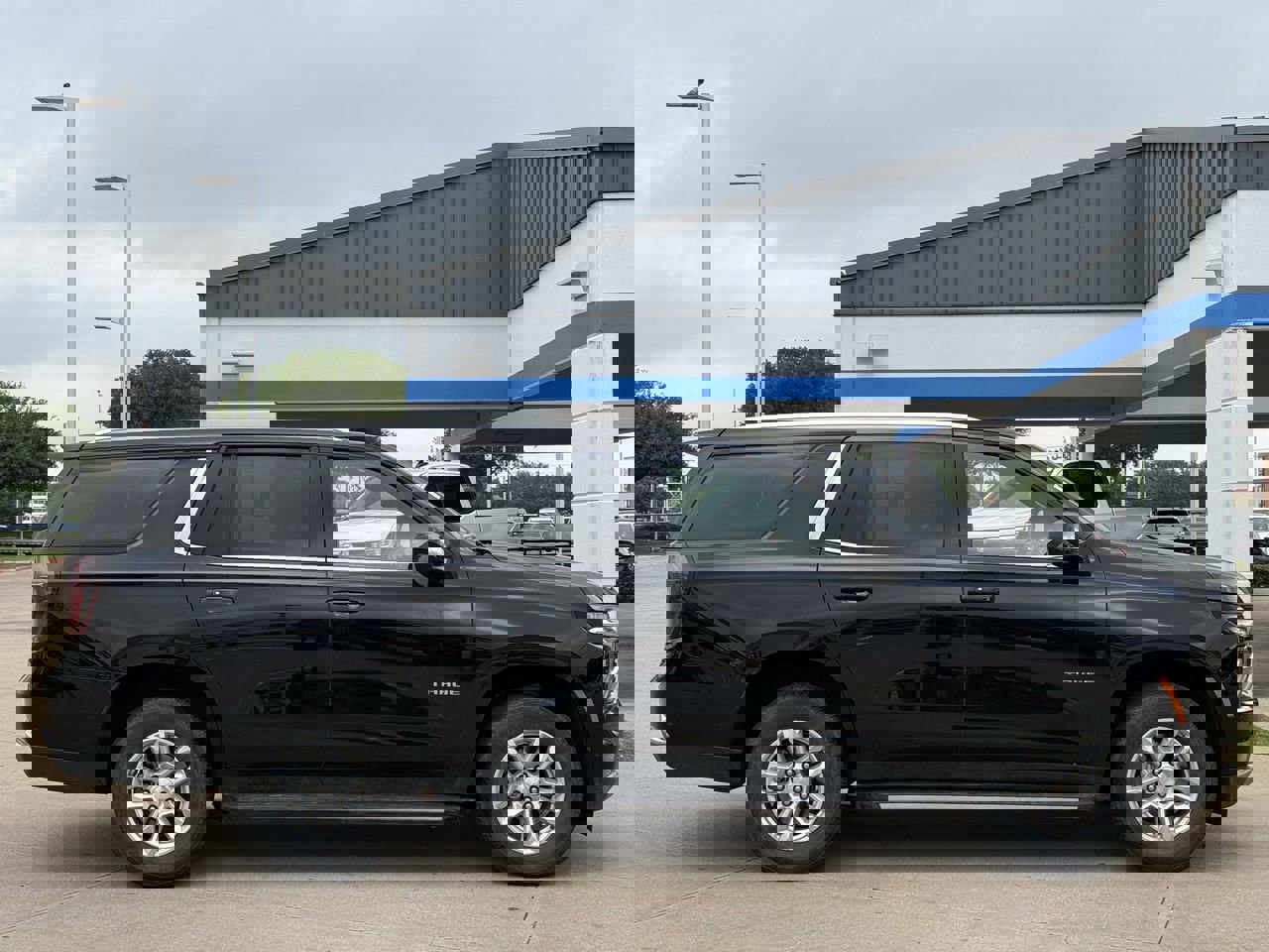 Certified 2025 Chevrolet Tahoe LT AWD/4WD image 3