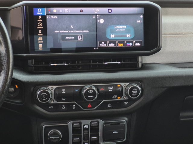 Used 2025 Jeep Gladiator Sport AWD/4WD image 15