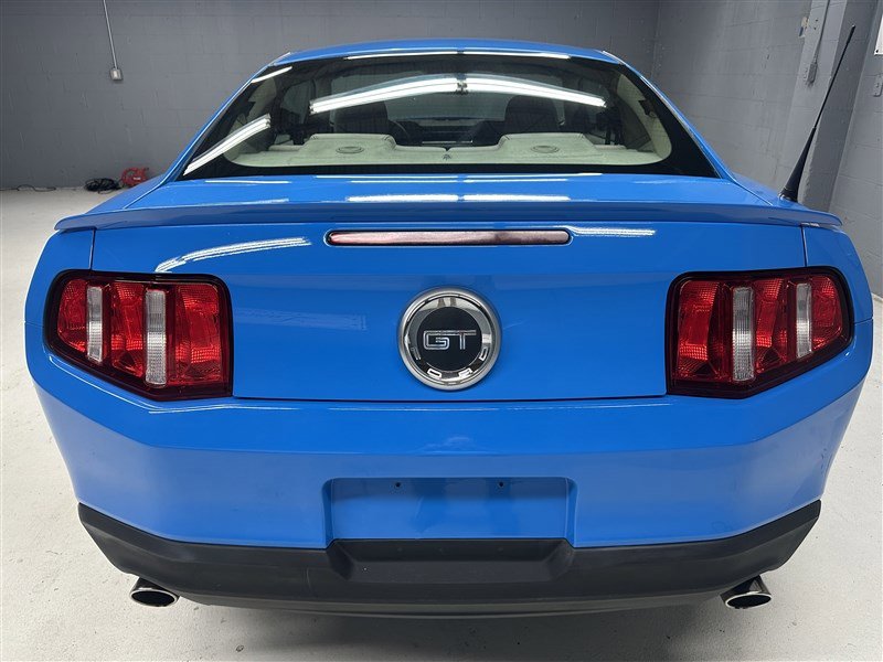 Used 2010 Ford Mustang GT image 6
