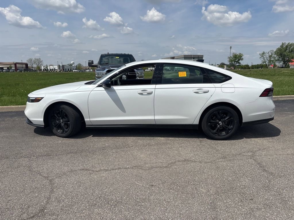 Used 2025 Honda Accord SE image 8