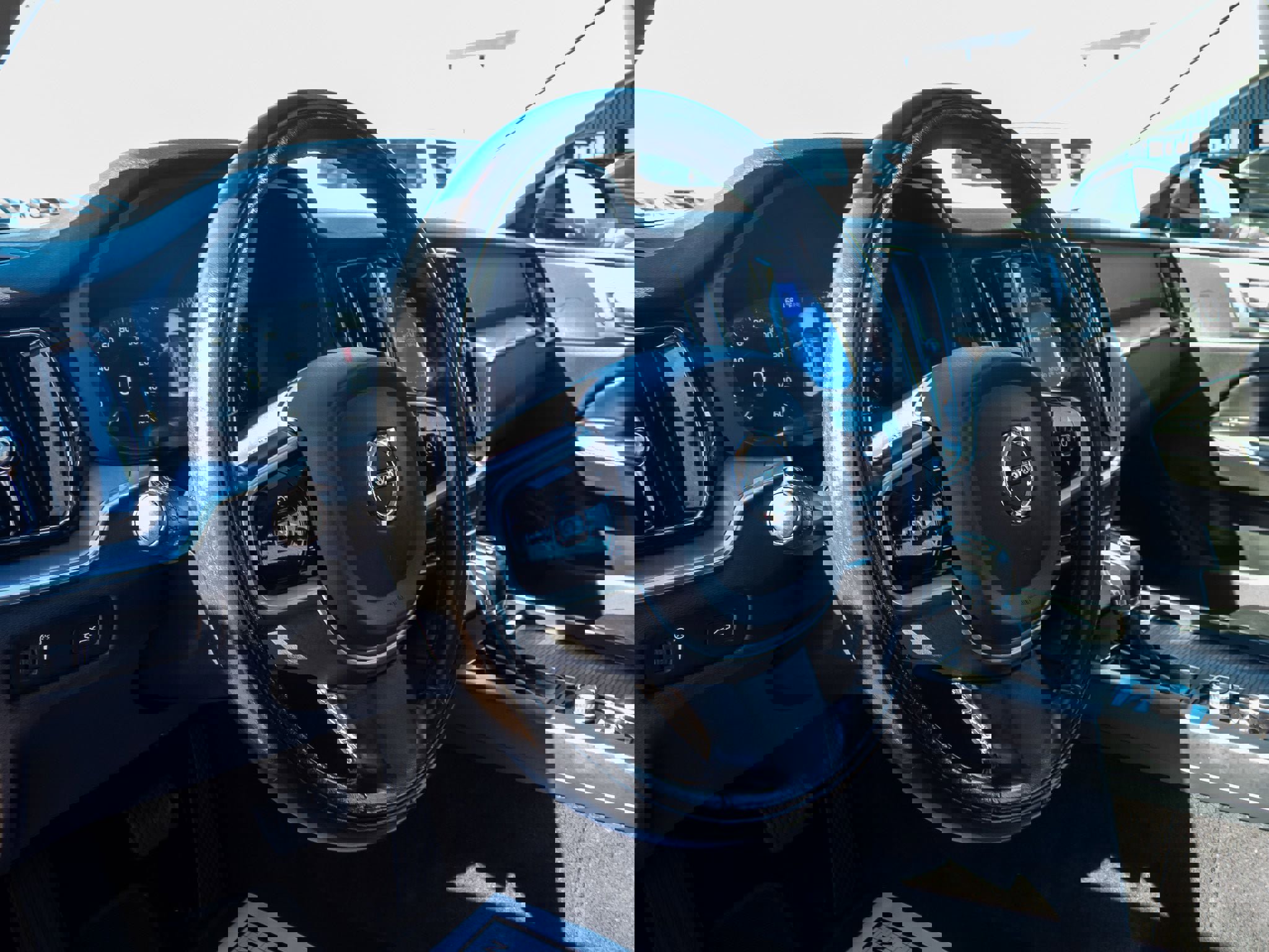 Used 2020 Volvo S60 T5 Momentum image 11