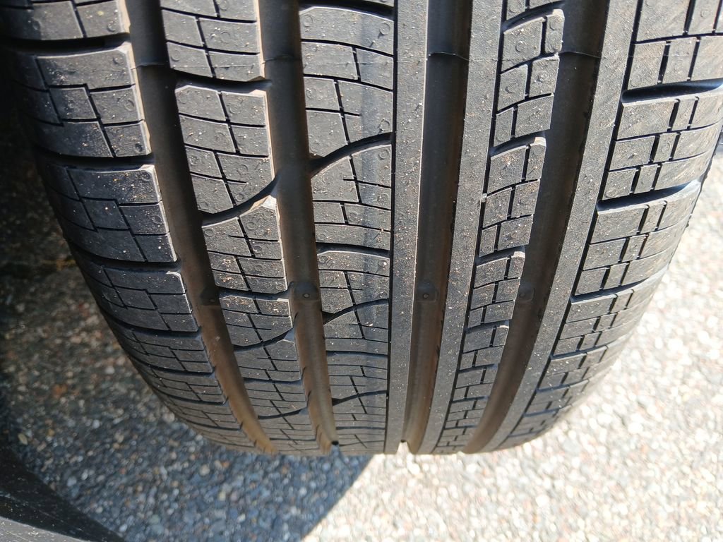 New 2025 Volkswagen Tiguan SE image 27