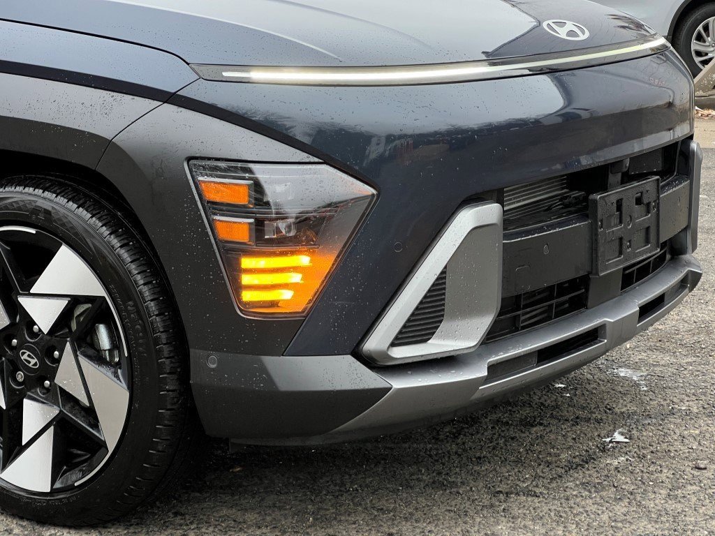 Used 2025 Hyundai Kona Limited image 7