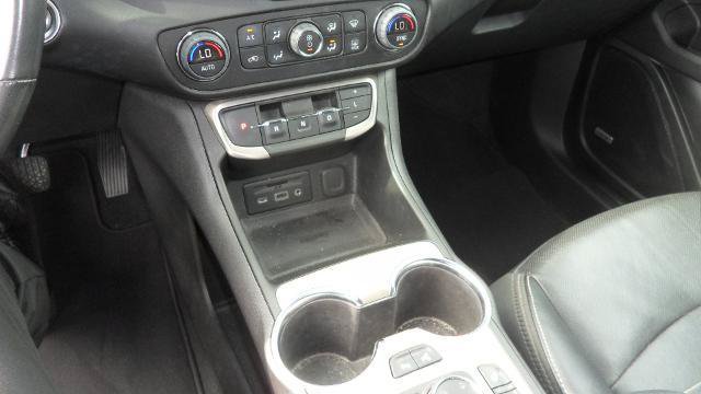 Used 2022 GMC Terrain Denali w/ Denali Premium Package AWD/4WD image 29