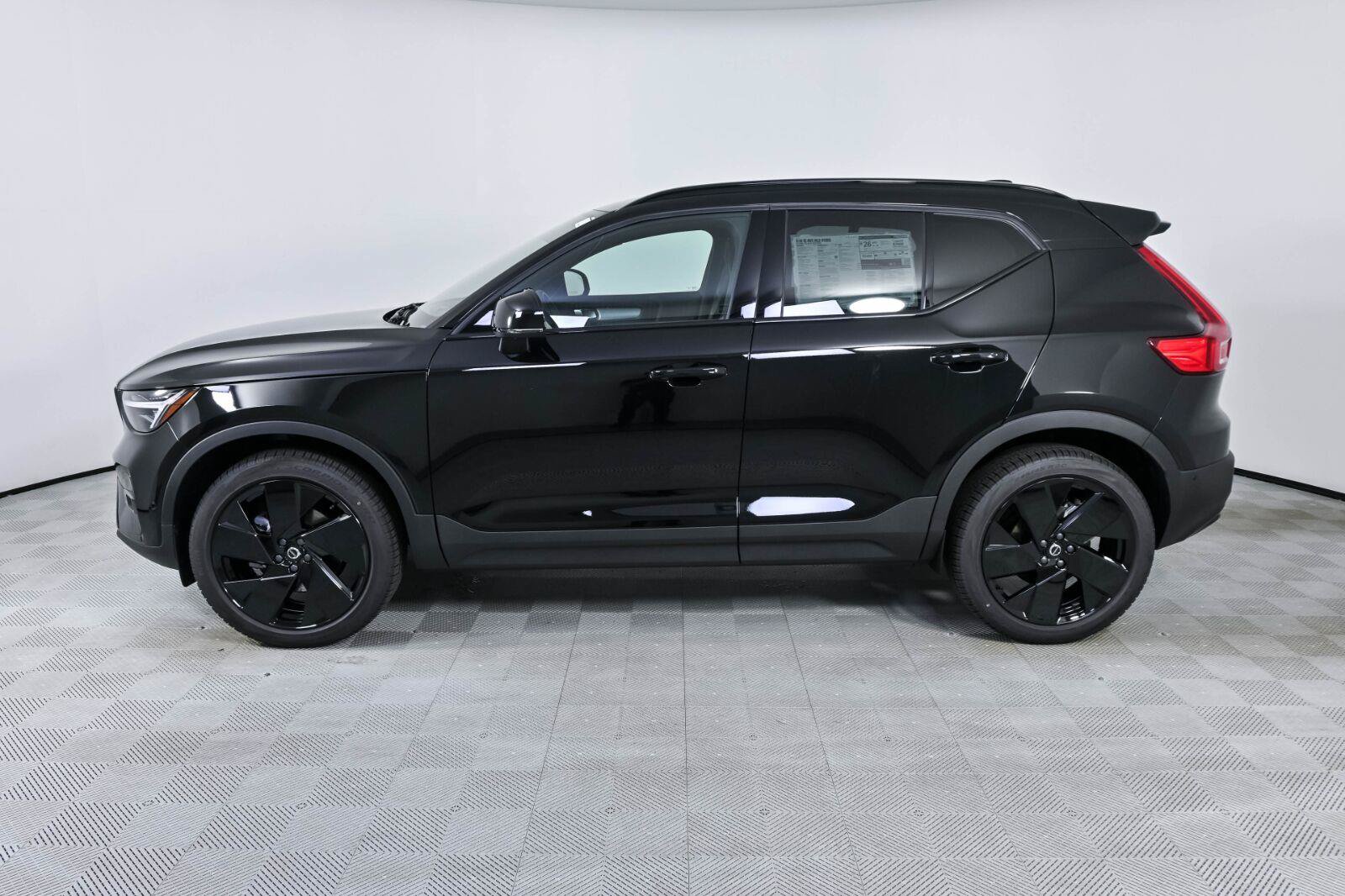 New 2026 Volvo XC40 B5 Ultra w/ Protection Package Premier AWD/4WD image 2