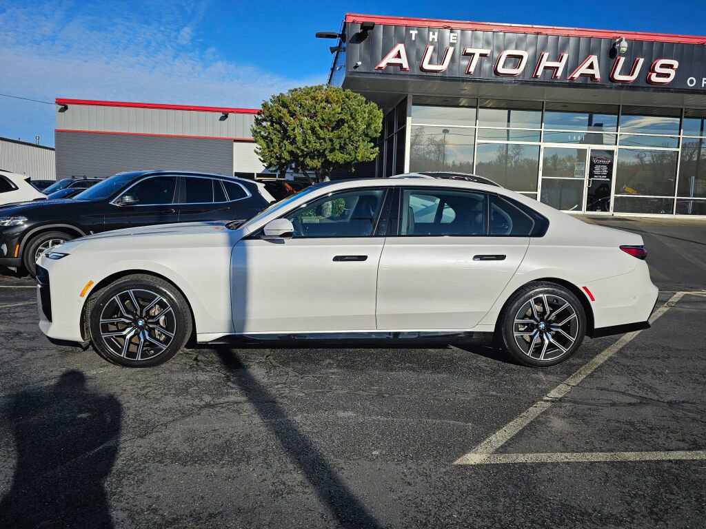 Used 2024 BMW 740i xDrive image 8