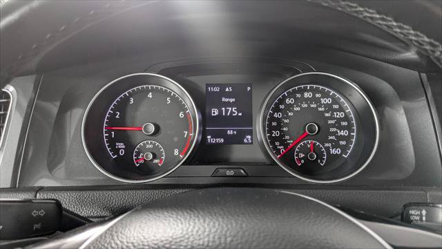 Used 2018 Volkswagen Golf SE FWD image 28
